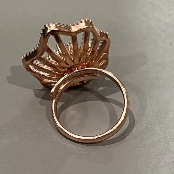 Ring - Picture 3 of 6